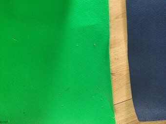 Koberce ruzne barvy,délky,šíře:modrý,zelený,černý PRODÁN - 2