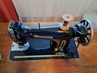 Šlapací šicí stroj - 2