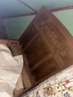 starožitná postel - 2