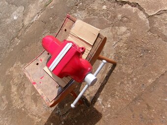 svěrák york 125 - 2