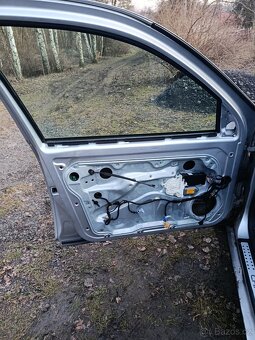 dveře Volkswagen Golf 4 díly - 2