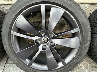 Sada ALU disků 5x112 ET44 8J Zenith Antracit R18 Superb III - 2