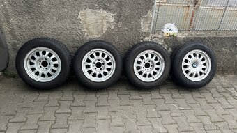 BMW 5 e39 originál – kola (alu. disky+pneu 205/65 R15) - 2