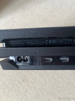 Playstation 4 PRO 1TB SSD ver.7216B, 2 ovladače - 2