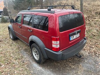 Dodge Nitro - 2