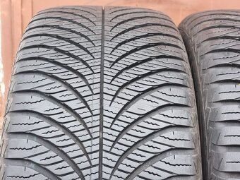 Celoroční Goodyear 235/50/18 - 2