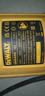 úhlová bruska,rozbrušovačka Dewalt 230mm, 2000wat - 2