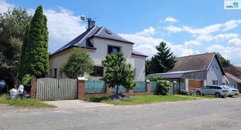 Prodej dvougeneračního RD 7+1/T, 310m2, se zahradou 966m2, S - 2
