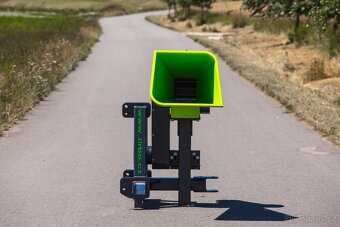 Štěpkovač špalíkovač za traktor s řemenovým převodem - 2