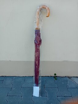 Deštník s dřevěnou rukojetí bordó - 2