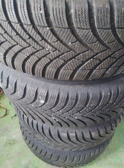 215/65/16 semperit 7,5mm dot23 - 2