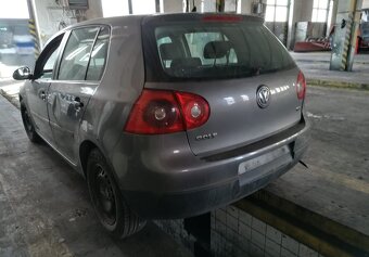 VW GOLF V. -DÍLY Z VOZU - 2
