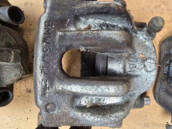 Bmw e36 přední brzdy 4válec - 2