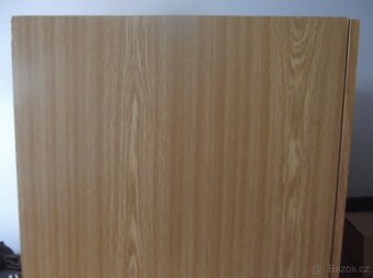 SKŘÍŇ A PSACÍ STŮL - 2