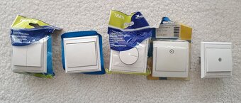 Vypínače, zásuvky -- nové Kopp Thaya Germany - 2