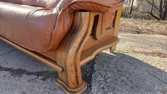 Kožená trojsedačka s masivním dřevem - 2
