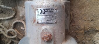 Elektromotor s převodovkou - 2