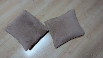 2 polštářky dekorativní béžové - 2