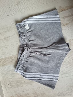 Dámské kraťasy Adidas - 2