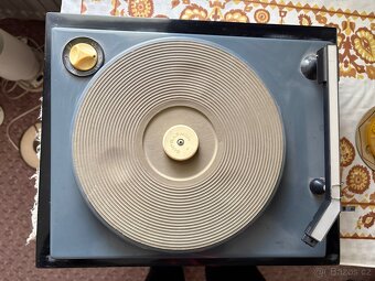 Starý gramofon Supraphon - 2
