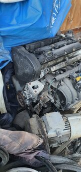 motor C8 2.0í - 2