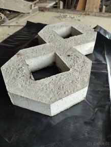 Zatravňovací dlažba betonová - 2
