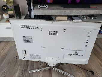 Samsung LCD 43 palců/ 78cm - 2