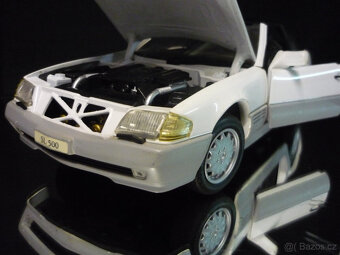Mercedes Benz 500 SL Soft Top Revell 1/18 - 2