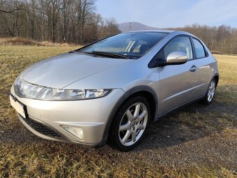 HONDA CIVIC UFO BENZÍN 1.8i 103KW SERVIS ROK VÝROBY 2008 - 2