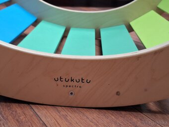 Montessori houpačka UTUKUTU Spectra
- 2