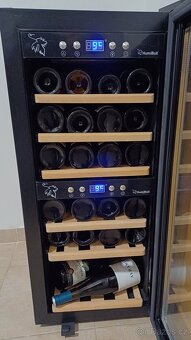 dvouzónovou vinotéku HumiBox - 2