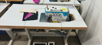 Průmyslový 4 nitny overlock Jack E4S-4-M03/333 - 2