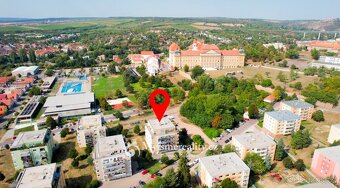 Prodej kompletně vybaveného bytu 3+kk s balkonem a garáží, 7 - 2