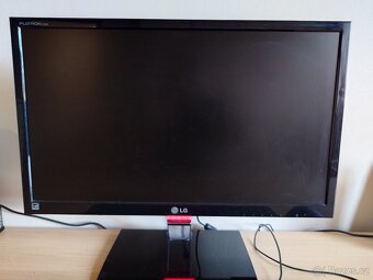 Počítačová sestava (monitor, PC, klávesnice, myš) - 2