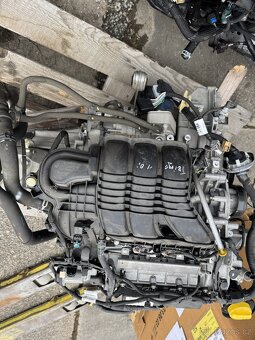 Motor B4D D403 - 2