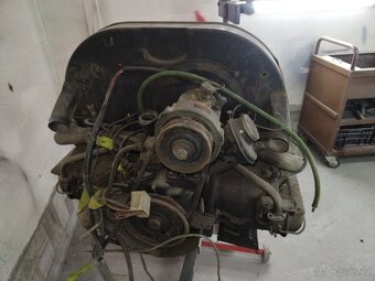 Prodám torzo vw brouk a náhradní díly - 2