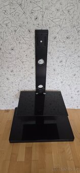 Kvalitní stojan na TV I s TV LG 42LH5000 - 2