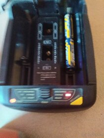 Univerzální nabíječku baterií - 2