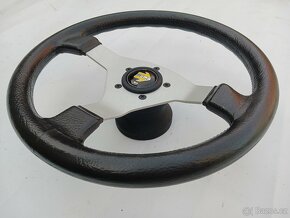 Dobový italský sportovní volant Momo - 2