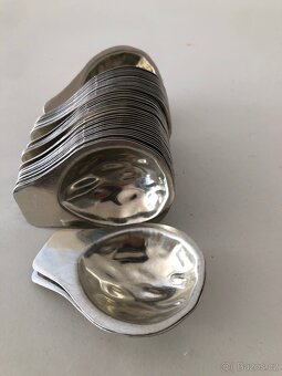 formicky na cukrovi - orech (velke), Kovozavody Svratka - 2