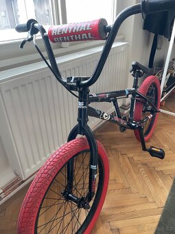 Červené BMX kolo Haro Downtown DLX - 2
