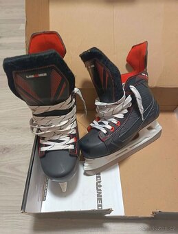 Brusle Crowned ATTACK 700 - 2