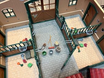 schleich stáj s doplňky - 2