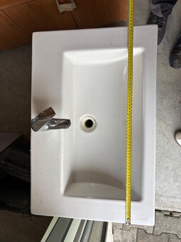 Umyvadlo se skříňkou - 2