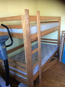 Dřevěná postel vč. roštů BEZ MATRACÍ - 2