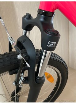 Dětské kolo Specialized Hotrock 24 - acid pink/black - 2