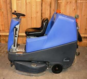 Numatic TTV 678300T čisticí stroj se sušičkou na kolečkách - 2