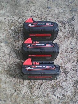 Milwaukee M18 baterie 2Ah - 2