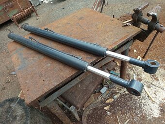 Hydraulické pístnice Bobcat - 2