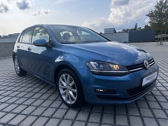 VW Golf 1.4 TSi, 2017, xenony, navi, masáž, vyhř.sed,, tažné - 2